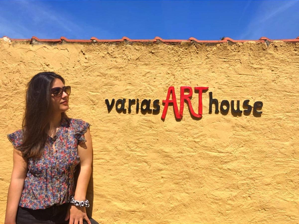 Varias Art House Kallirakhi Luaran gambar