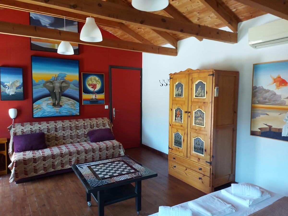 Varias Art House Kallirakhi Luaran gambar