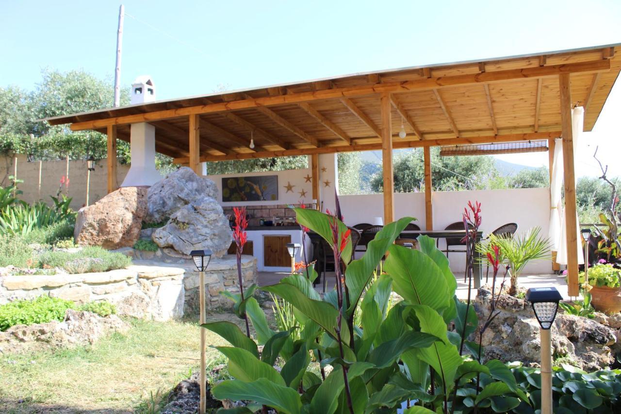 Varias Art House Kallirakhi Luaran gambar